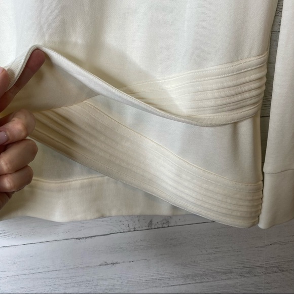 Athleta asymmetrical white sweater size M - Picture 3 of 7